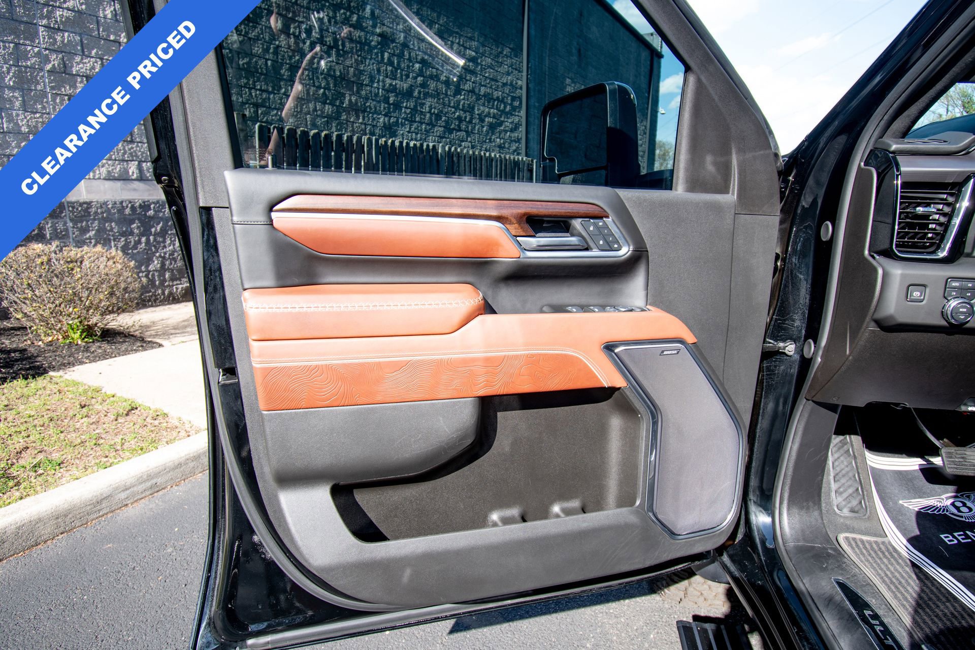 Used 2025 GMC Sierra 2500 Denali Ultimate AWD/4WD image 25