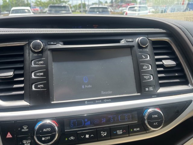 Used 2018 Toyota Highlander XLE image 23