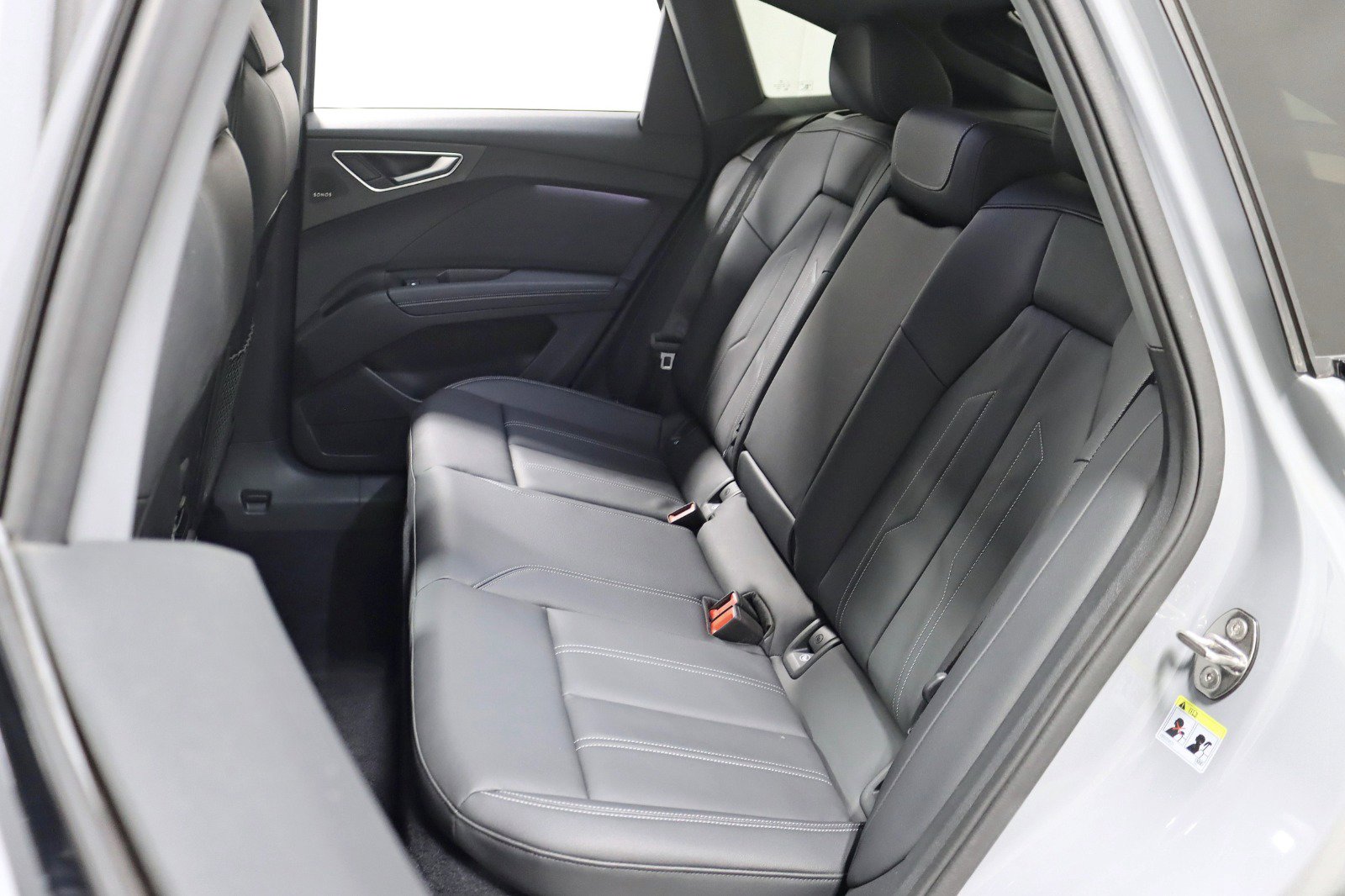 Used 2022 Audi Q4 e-tron Premium Plus image 27