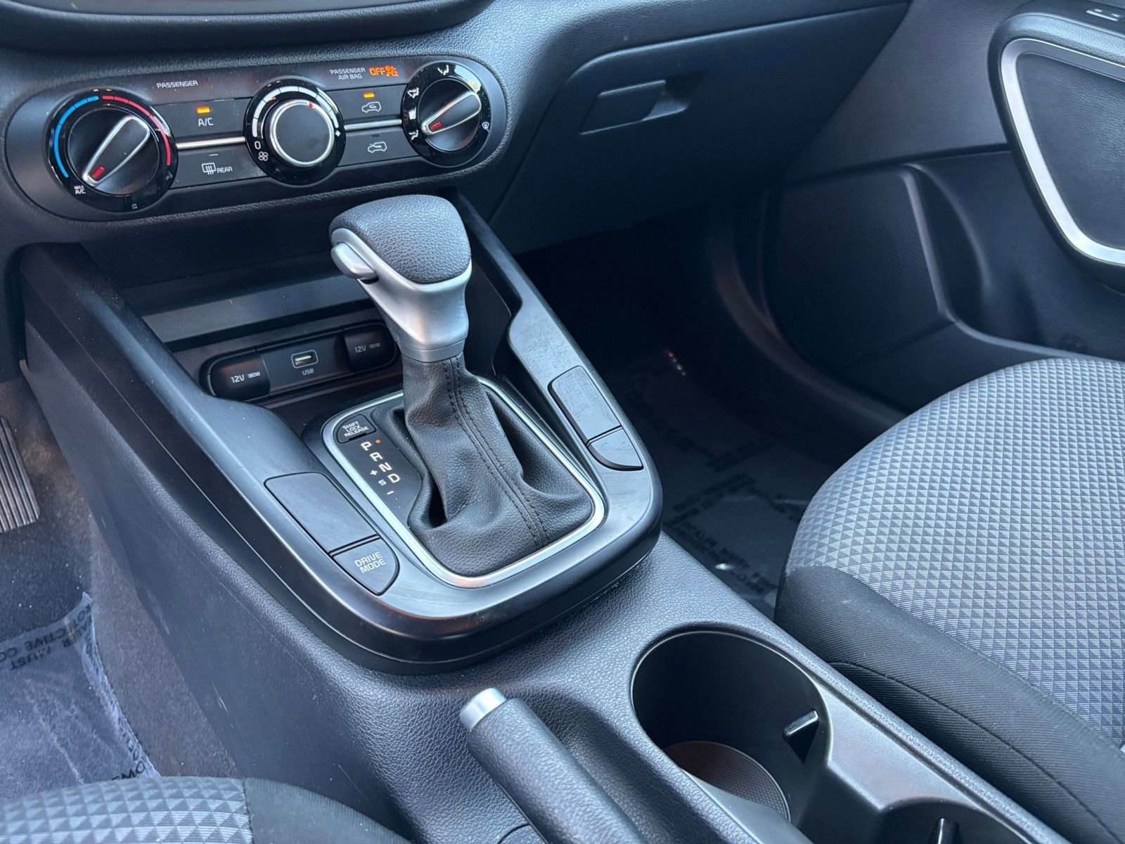 Used 2025 Kia Soul LX w/ LX Technology Package FWD image 39
