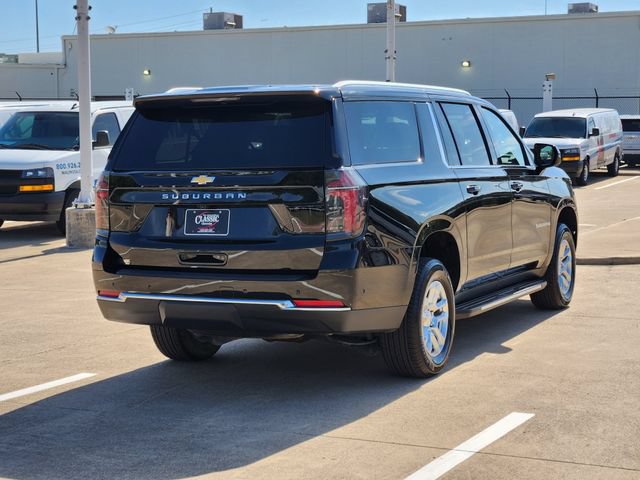 Used 2025 Chevrolet Suburban LS RWD image 13