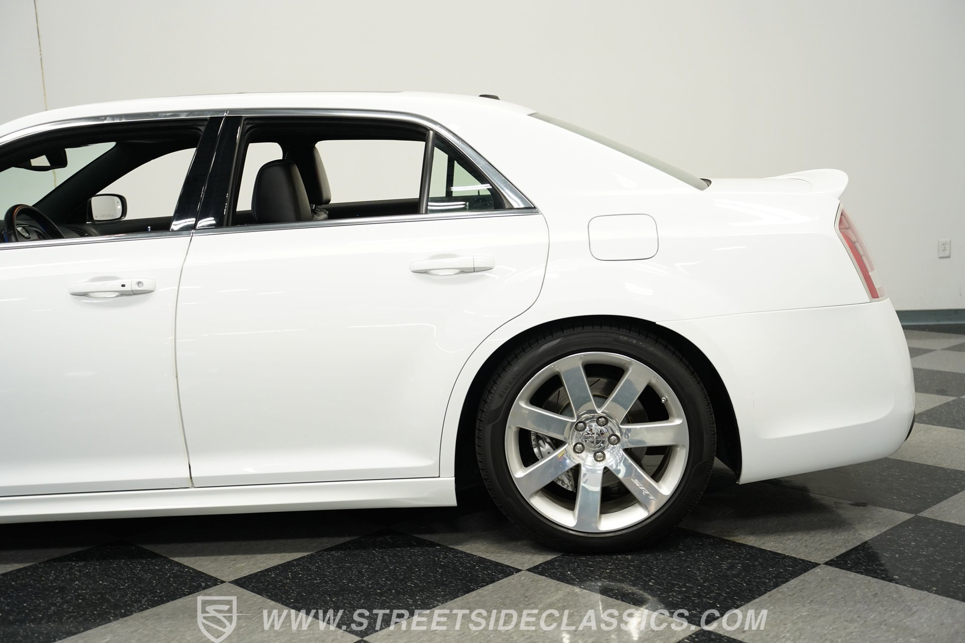 Used 2012 Chrysler 300 SRT8 w/ 19-Premium Speaker Group image 20