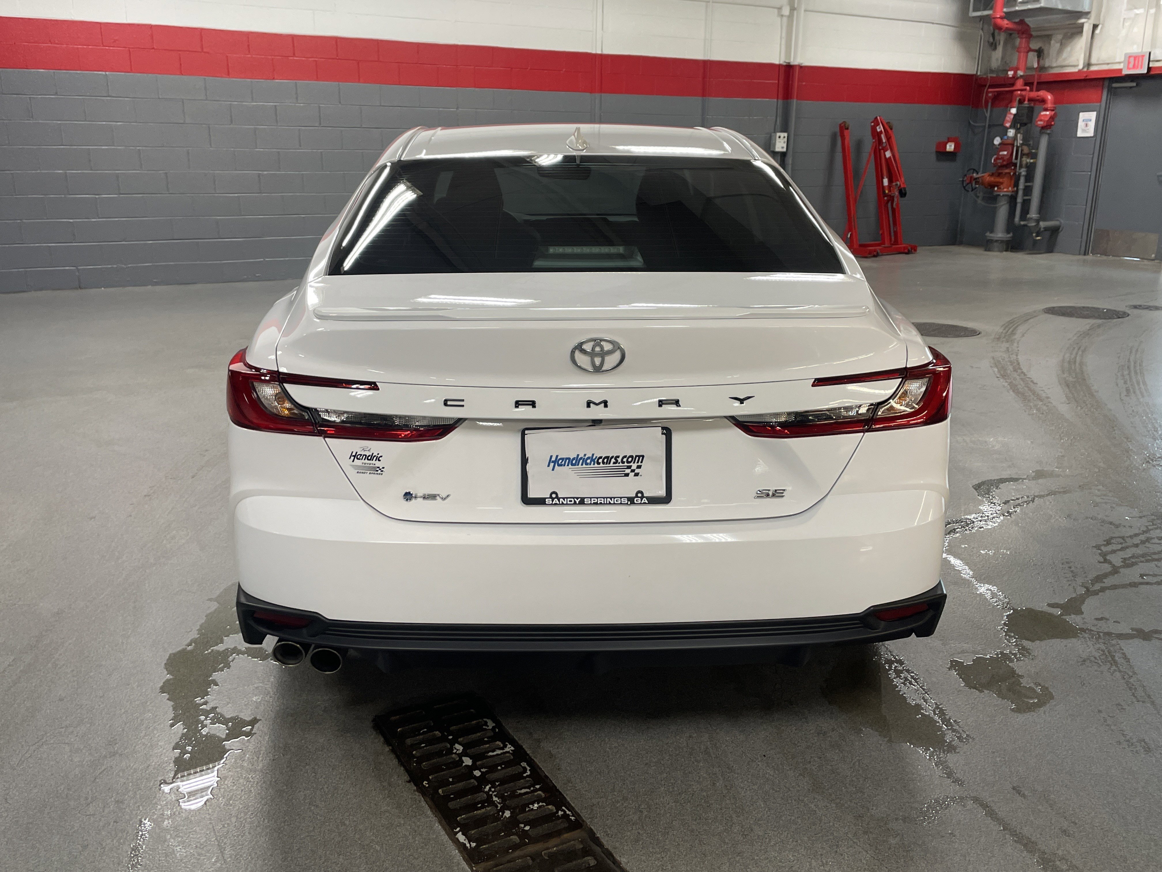 Used 2025 Toyota Camry SE w/ Multimedia Upgrade Package FWD image 9