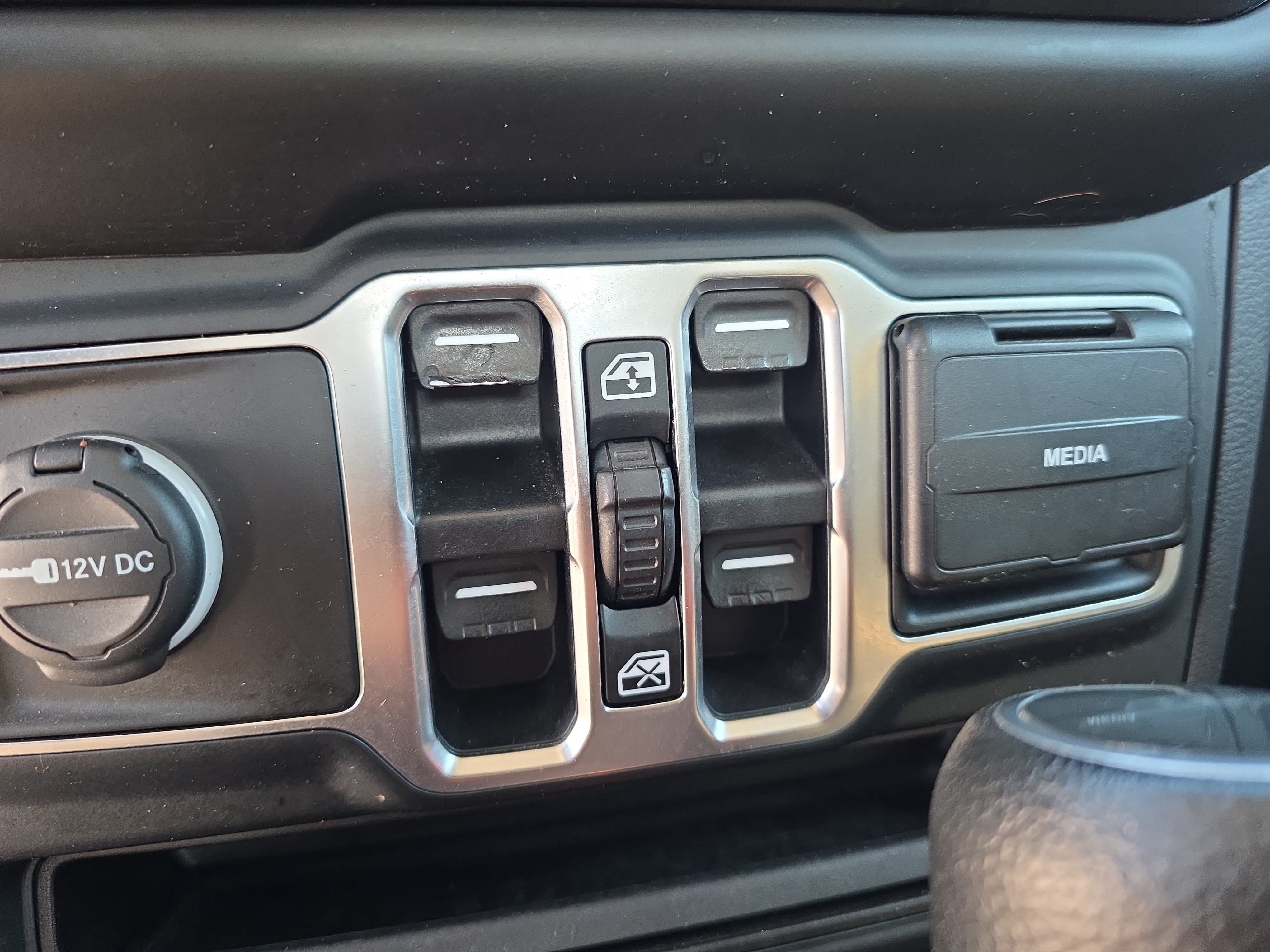 Used 2020 Jeep Gladiator Sport w/ Quick Order Package 24S AWD/4WD image 26
