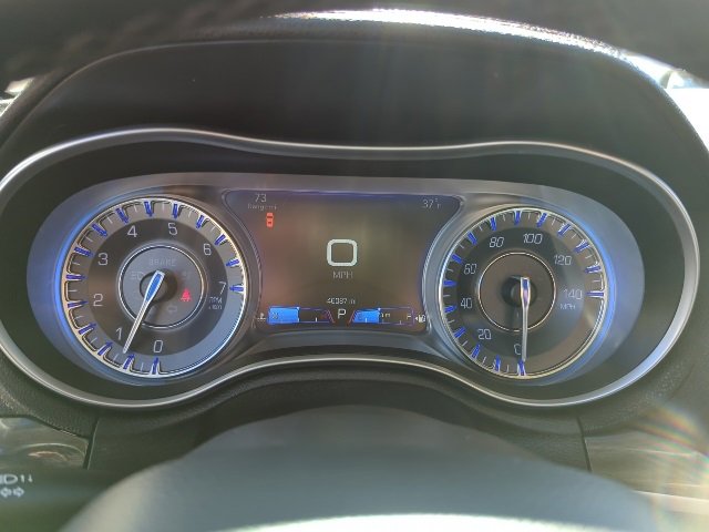 Used 2018 Chrysler 300 Touring w/ Chrome Appearance Package image 10