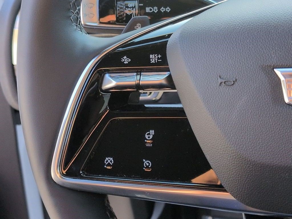 Certified 2024 Cadillac Lyriq Luxury AWD/4WD image 25