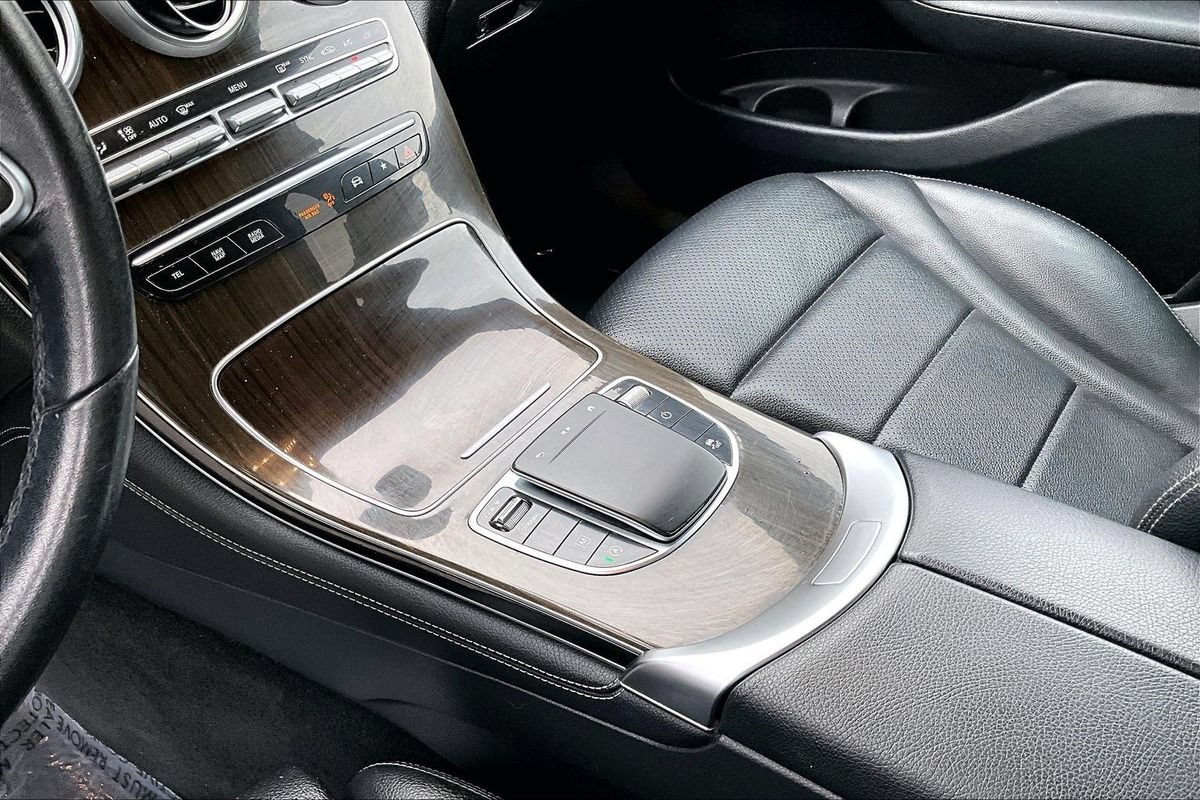 Used 2020 Mercedes-Benz GLC 300 4MATIC image 31