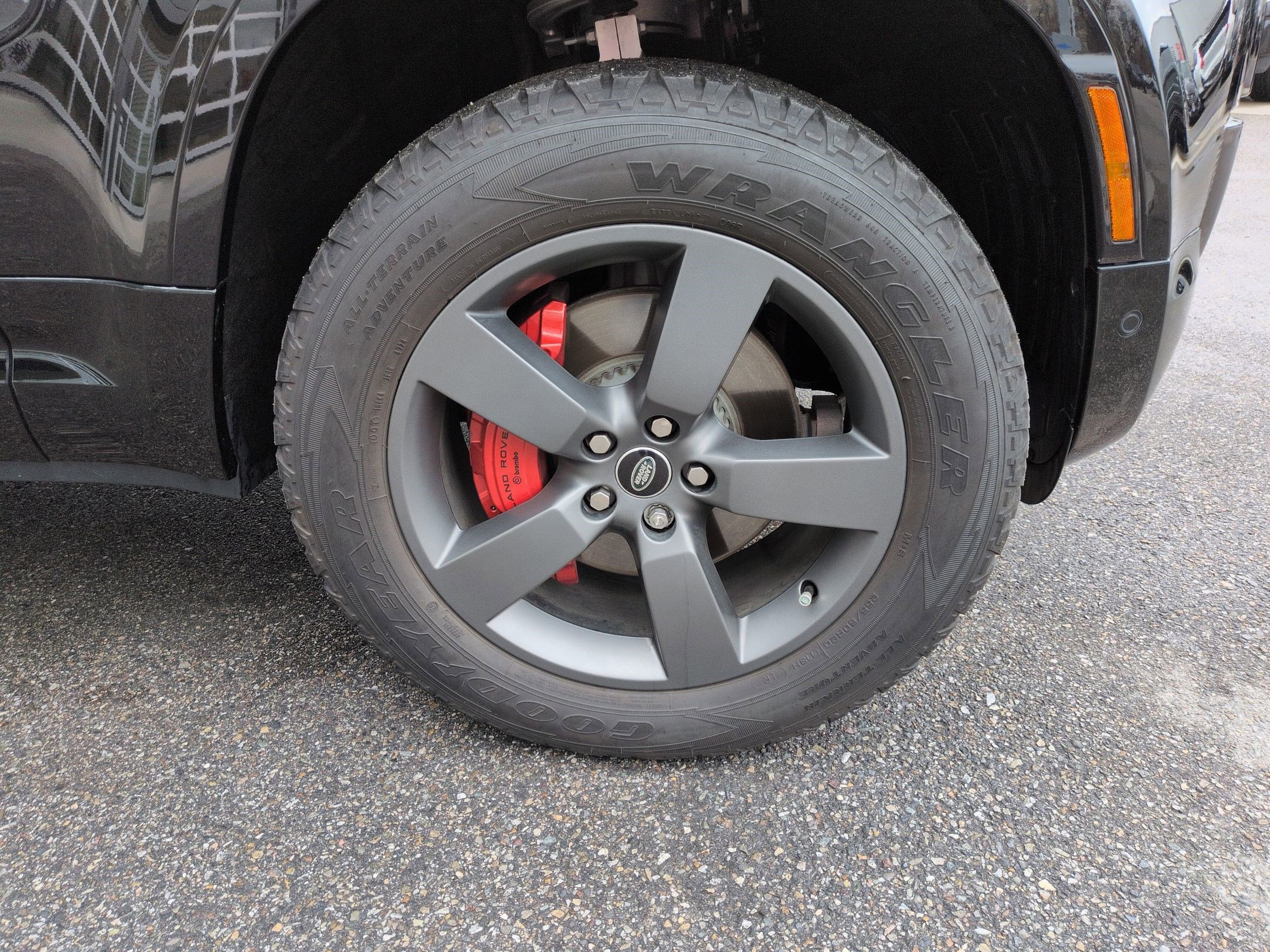 Used 2025 Land Rover Defender 130 X image 33