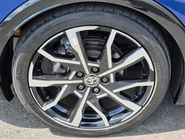 Used 2024 Toyota Prius Prime Premium FWD image 12