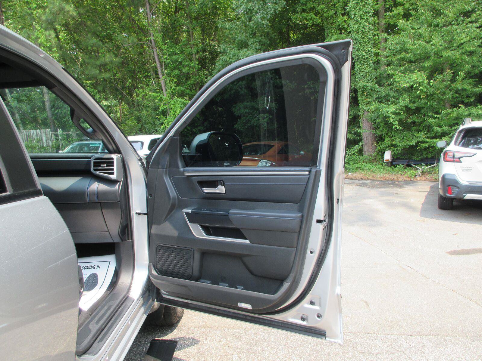 Used 2025 Toyota Tundra Platinum w/ TRD Off-Road Package AWD/4WD image 18
