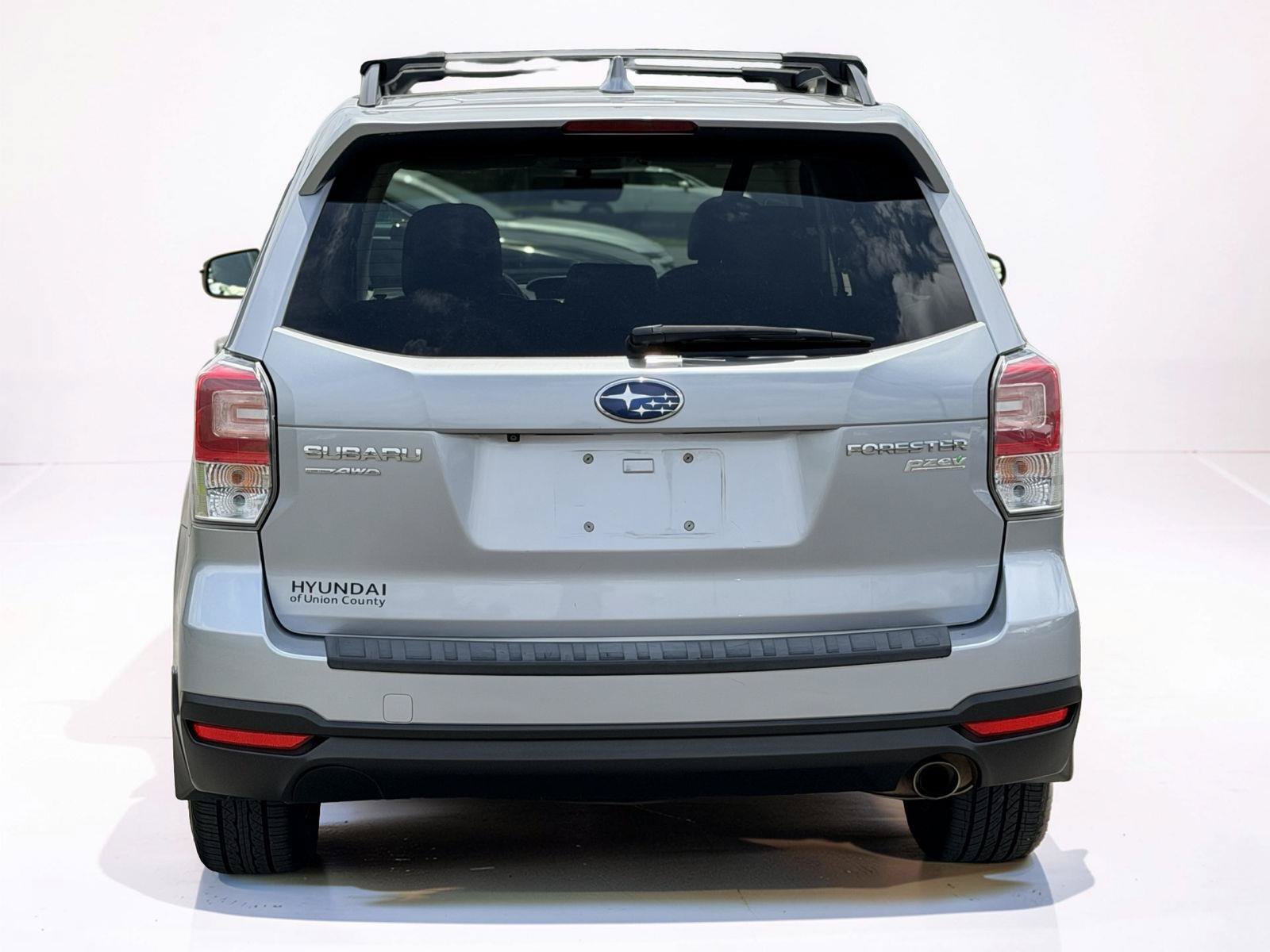 Used 2017 Subaru Forester 2.5i Limited w/ Popular Package #1 AWD/4WD image 4