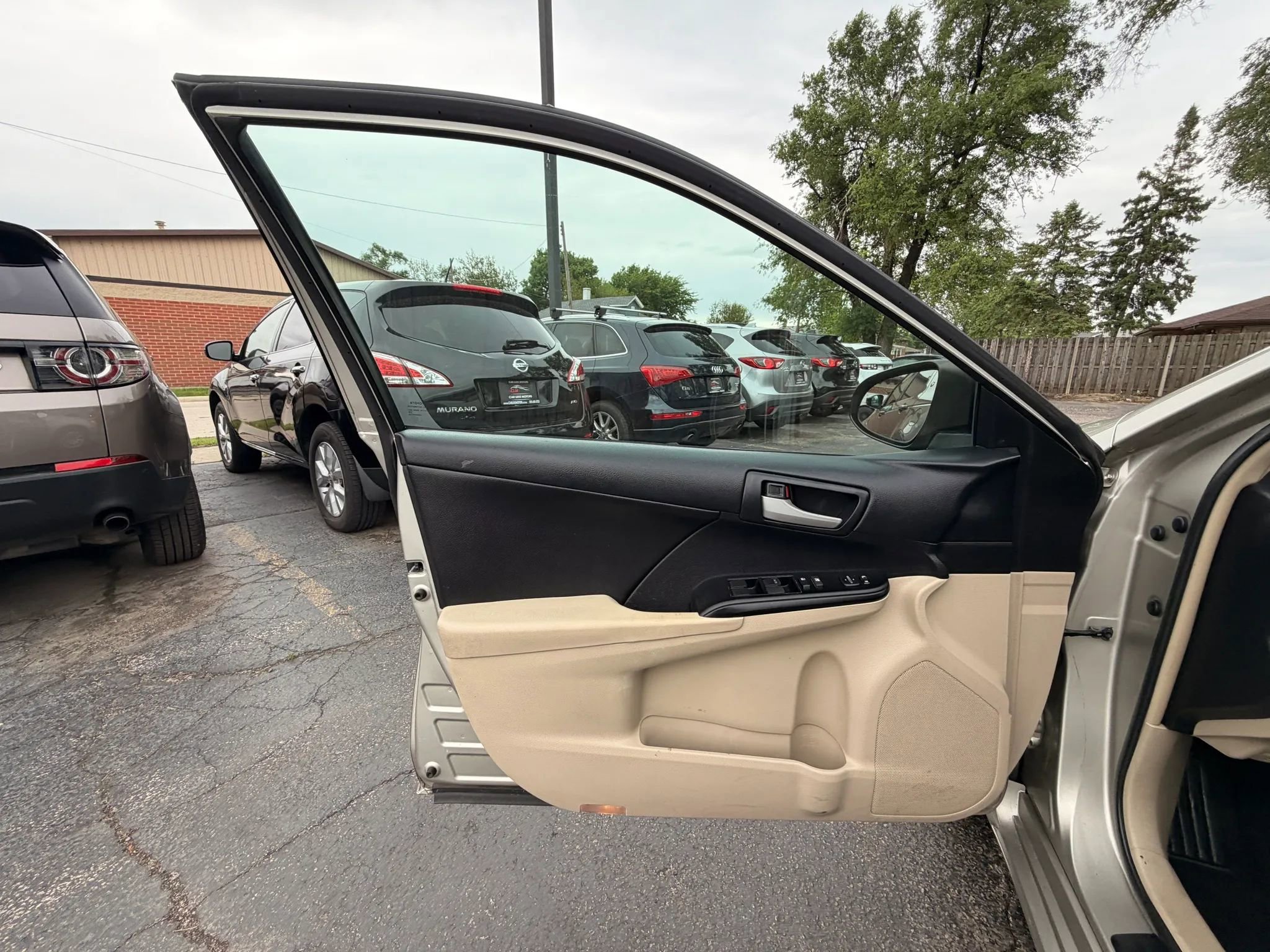 Used 2014 Toyota Camry LE FWD image 11