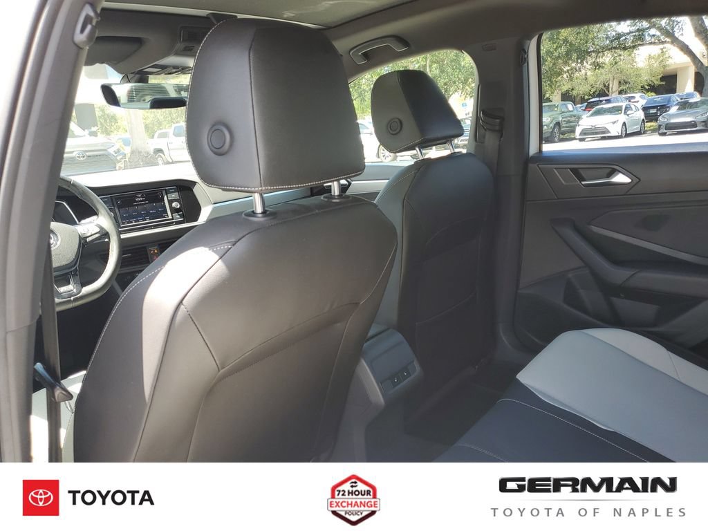 Used 2020 Volkswagen Jetta R-Line w/ R-Line Cold Weather Package FWD image 23