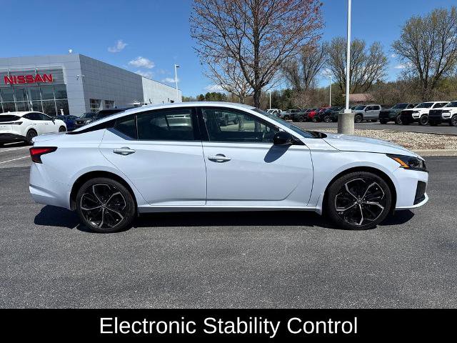 Certified 2023 Nissan Altima 2.5 SR AWD/4WD image 12