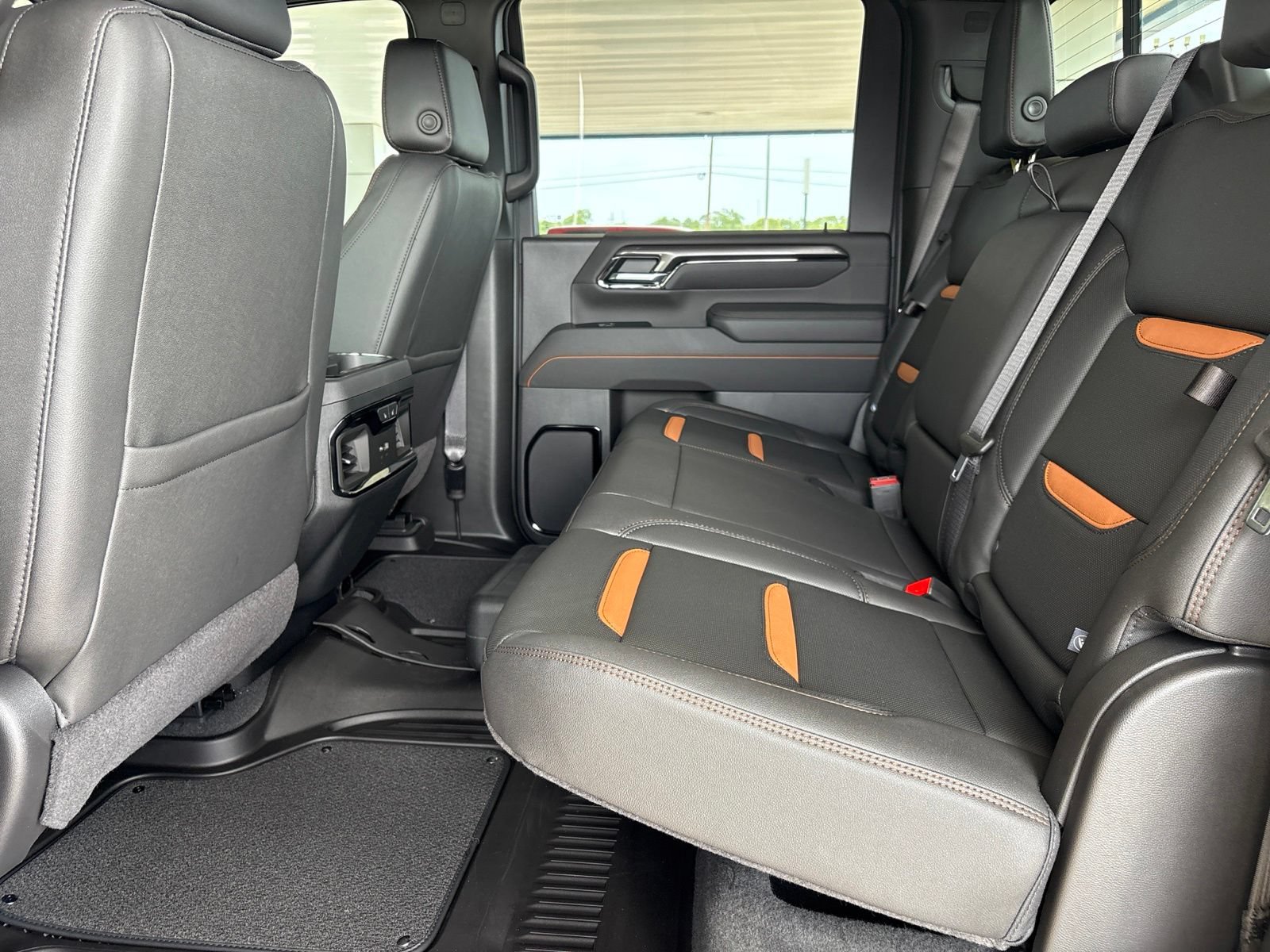New 2026 GMC Sierra 2500 AT4 w/ AT4 Premium Plus Package AWD/4WD image 18