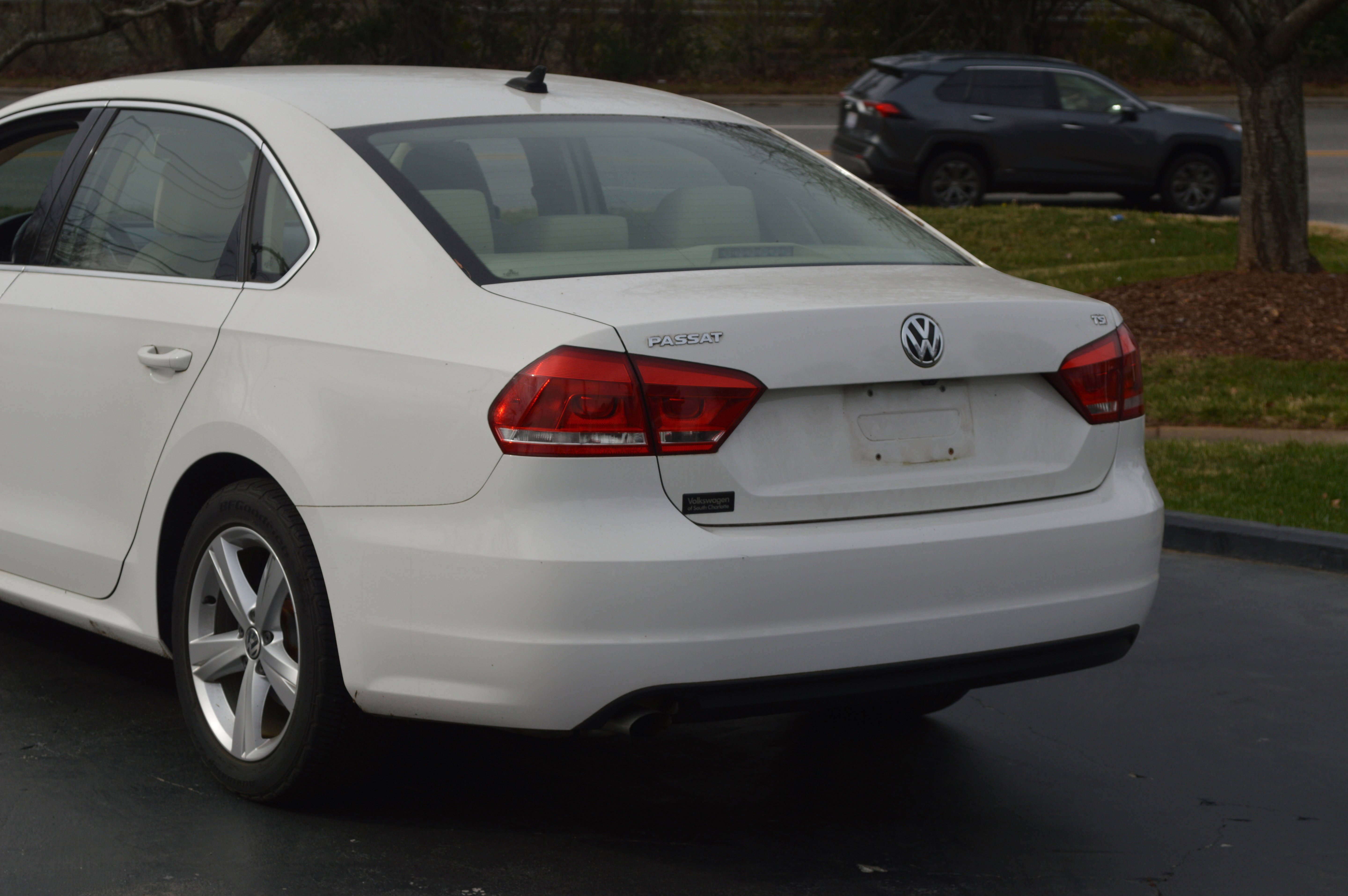 Used 2015 Volkswagen Passat 1.8T Limited Edition image 3