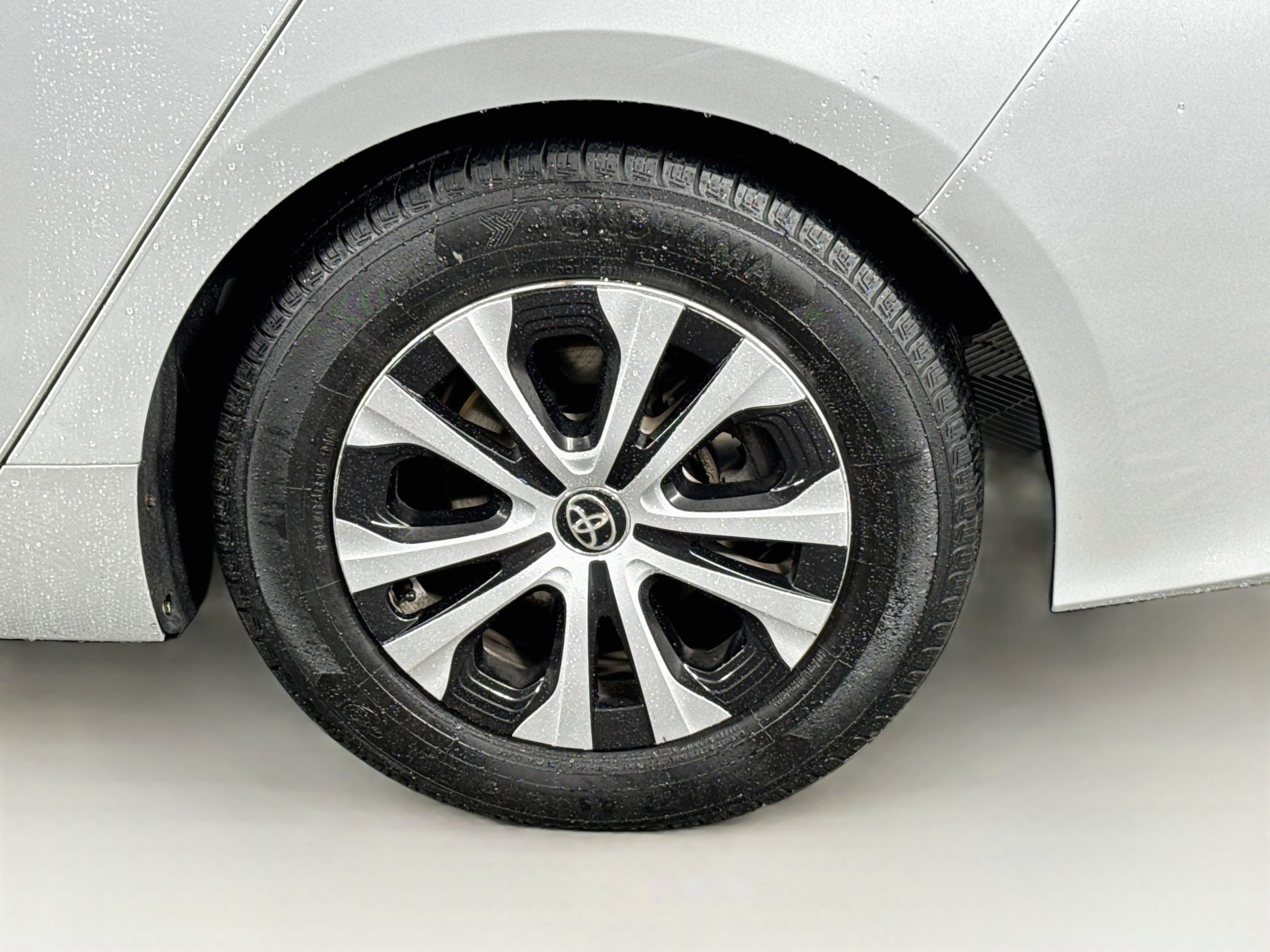 Certified 2022 Toyota Prius Prime XLE FWD image 9
