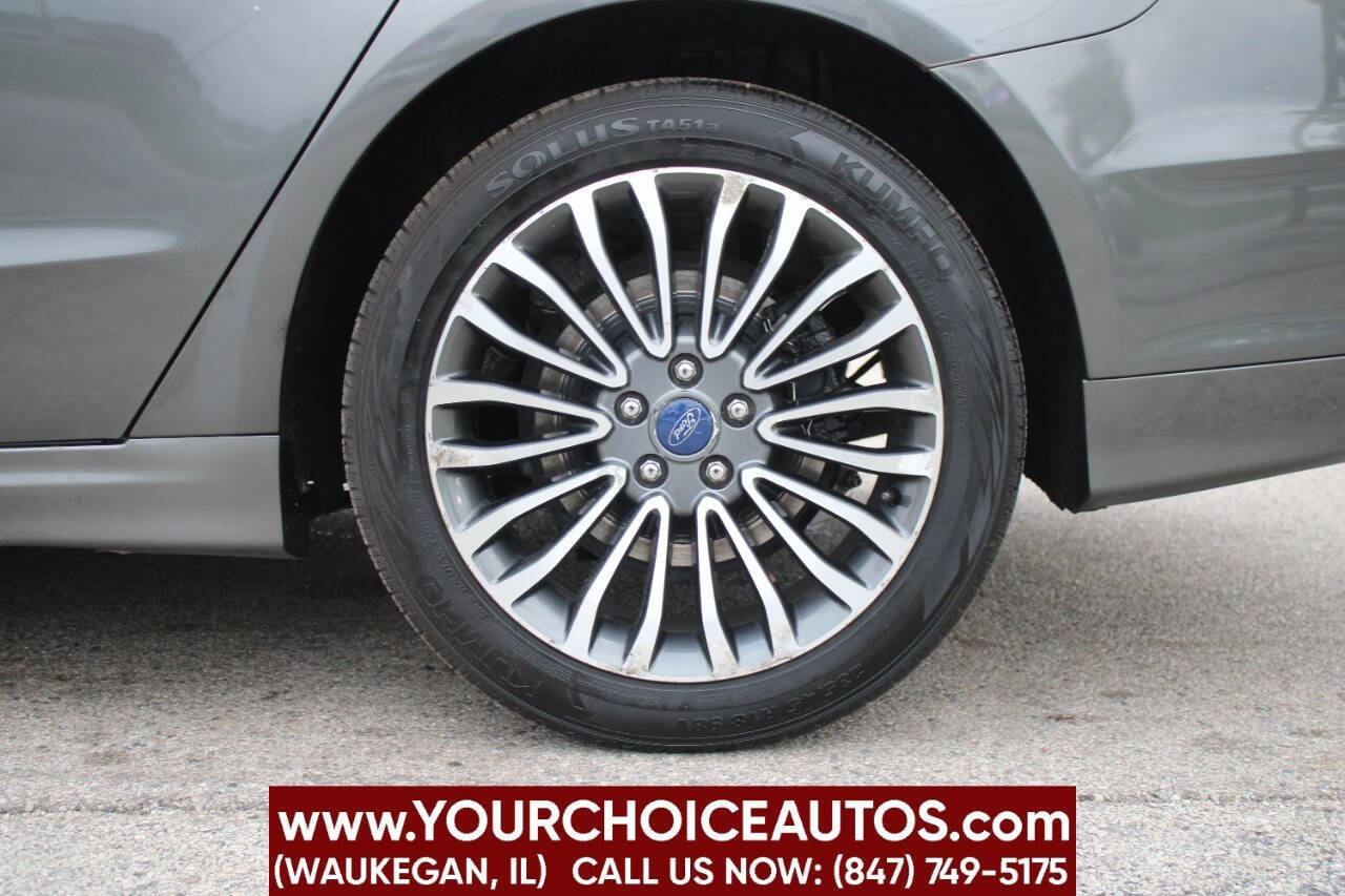 Used 2017 Ford Fusion SE image 19