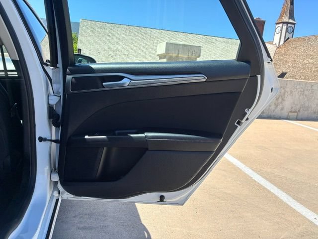 Used 2019 Ford Fusion SE FWD image 17