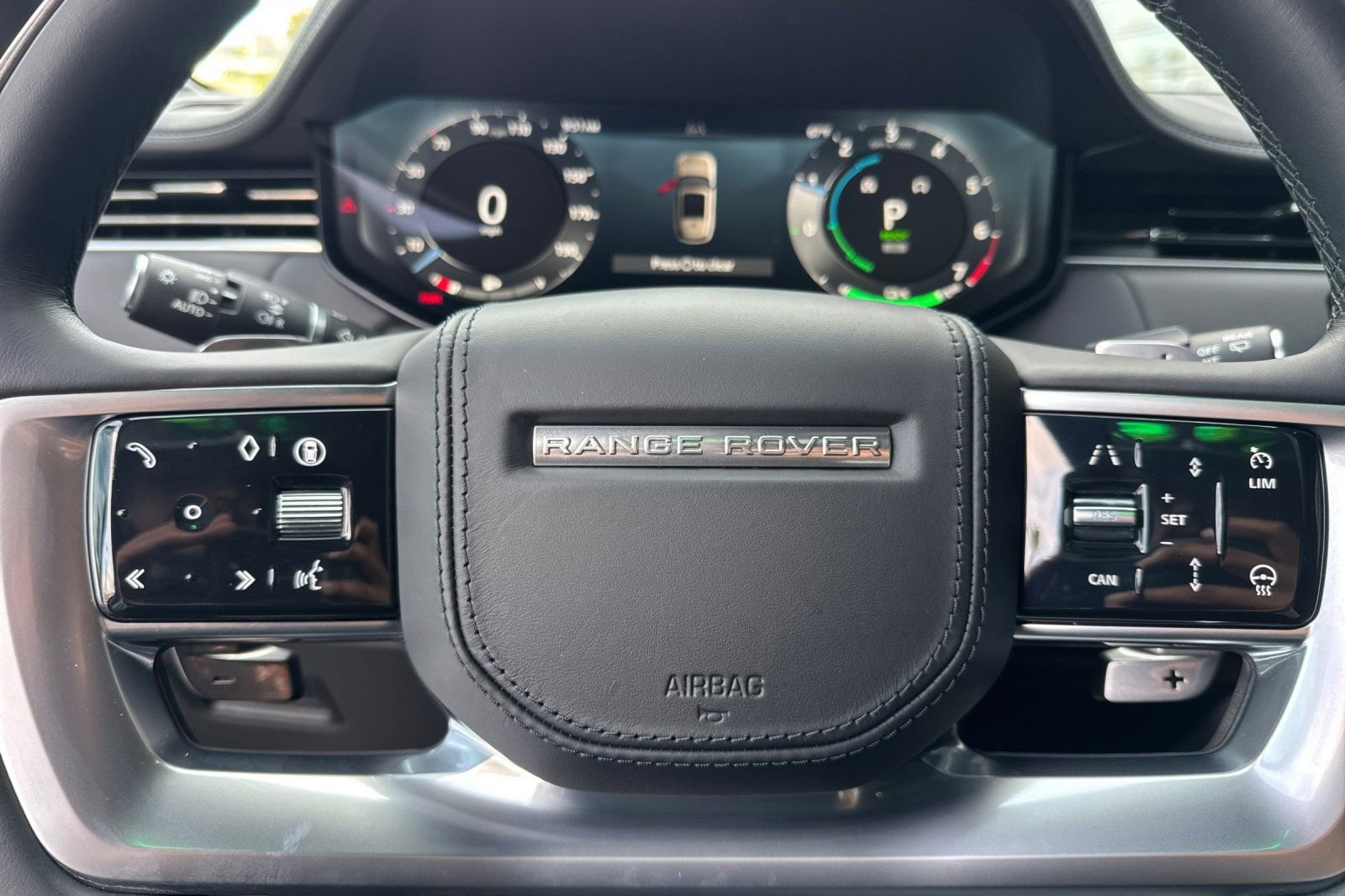 Used 2024 Land Rover Range Rover Autobiography image 27