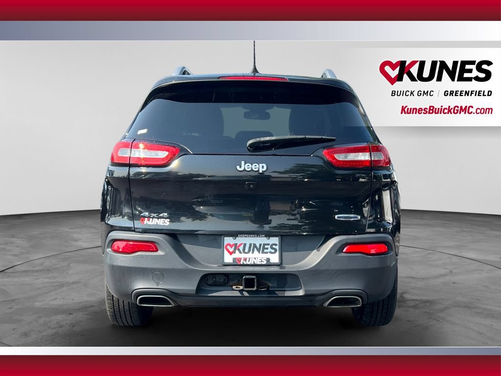 Used 2016 Jeep Cherokee Latitude w/ Cold Weather Group AWD/4WD image 9