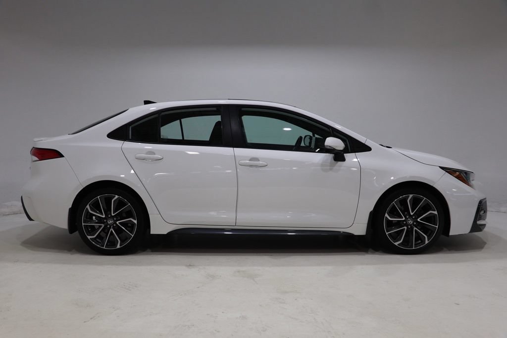 Used 2022 Toyota Corolla SE w/ SE Premium Package FWD image 8