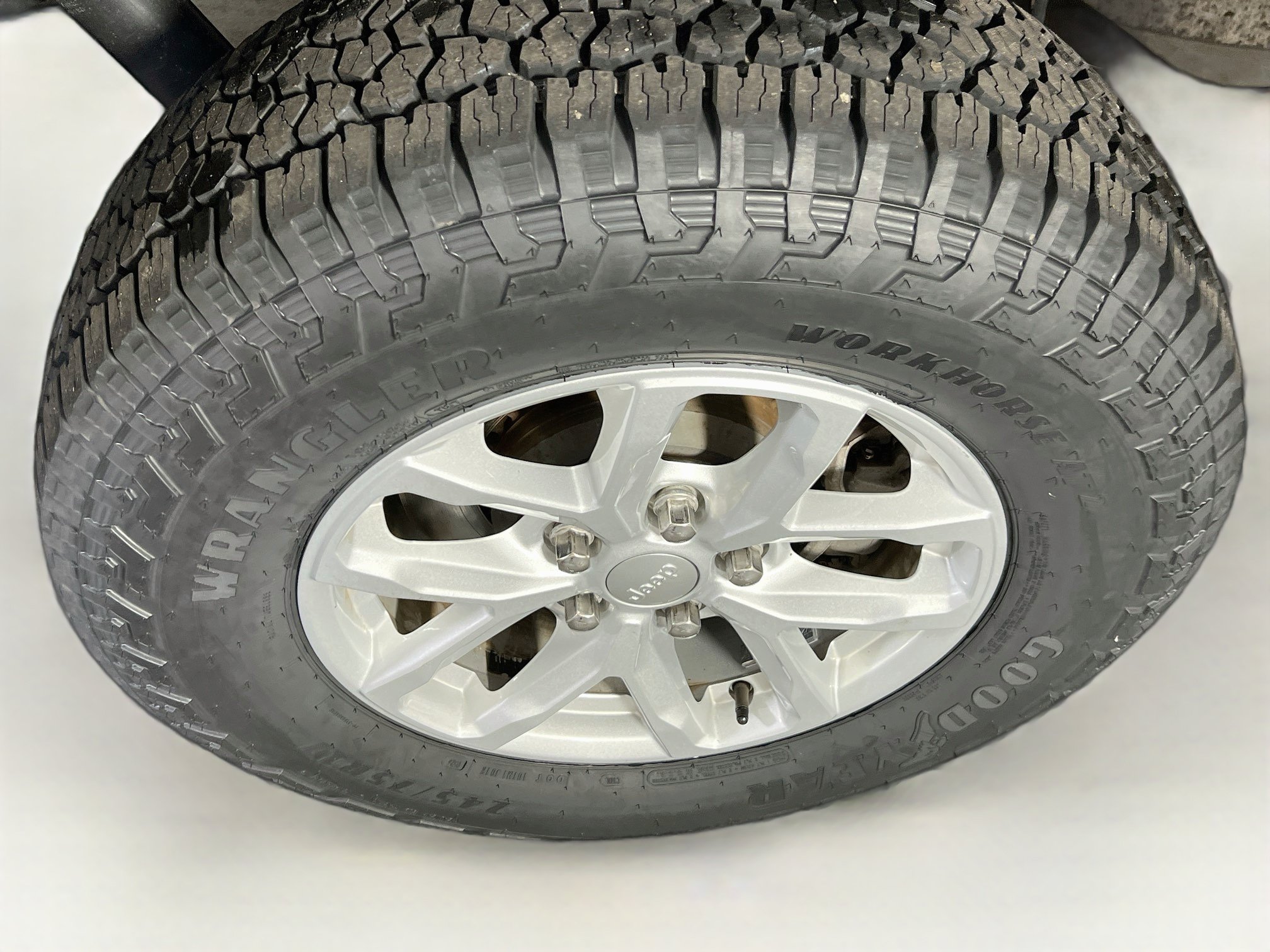 Used 2023 Jeep Gladiator Sport AWD/4WD image 30
