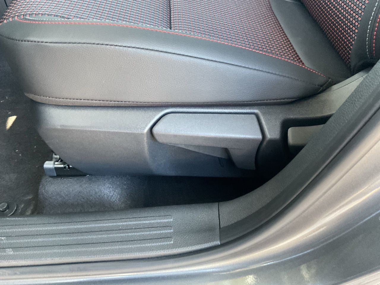 New 2027 Nissan Kicks SR AWD/4WD image 9