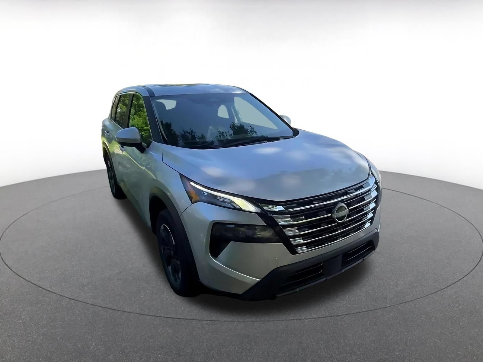 Used 2025 Nissan Rogue SV AWD/4WD image 3