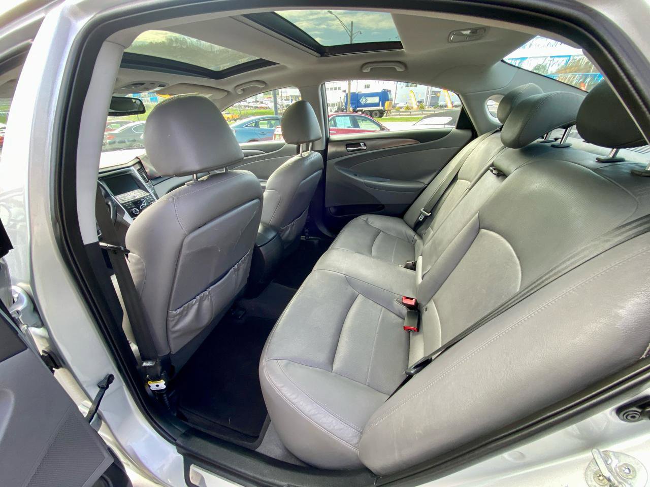 Used 2014 Hyundai Sonata Limited w/ Panoramic Sunroof Package 02 FWD image 13