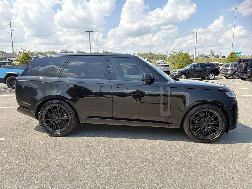 New 2026 Land Rover Range Rover SE image 6