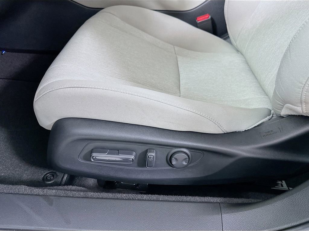Certified 2025 Honda Accord SE image 9