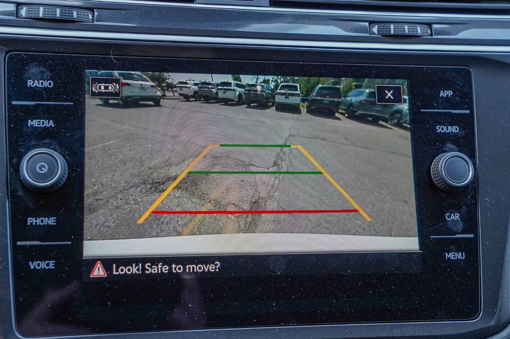 Used 2024 Volkswagen Tiguan SE image 17