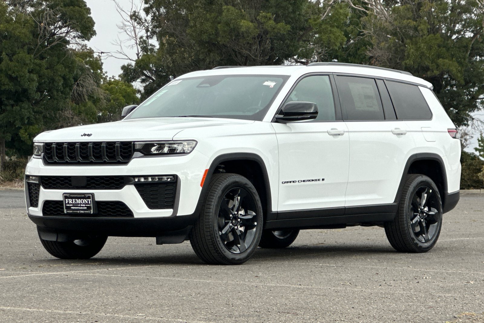 New 2026 Jeep Grand Cherokee L Limited w/ Limited Altitude Package AWD/4WD image 7