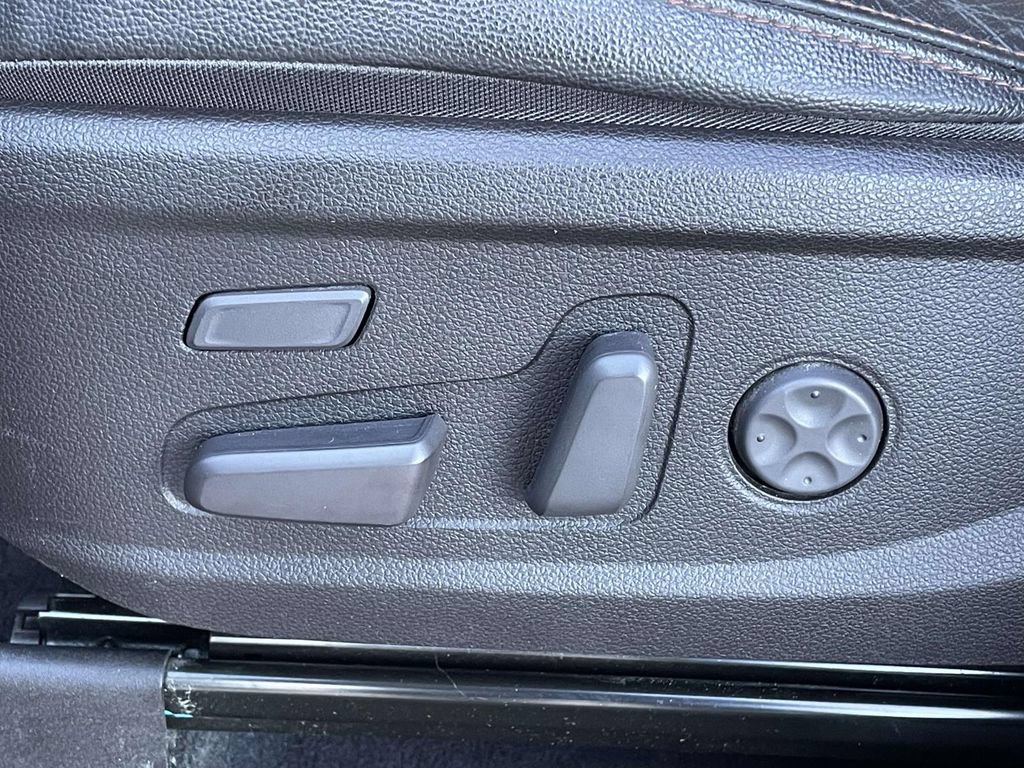 Used 2020 Hyundai Santa Fe Limited AWD/4WD image 7