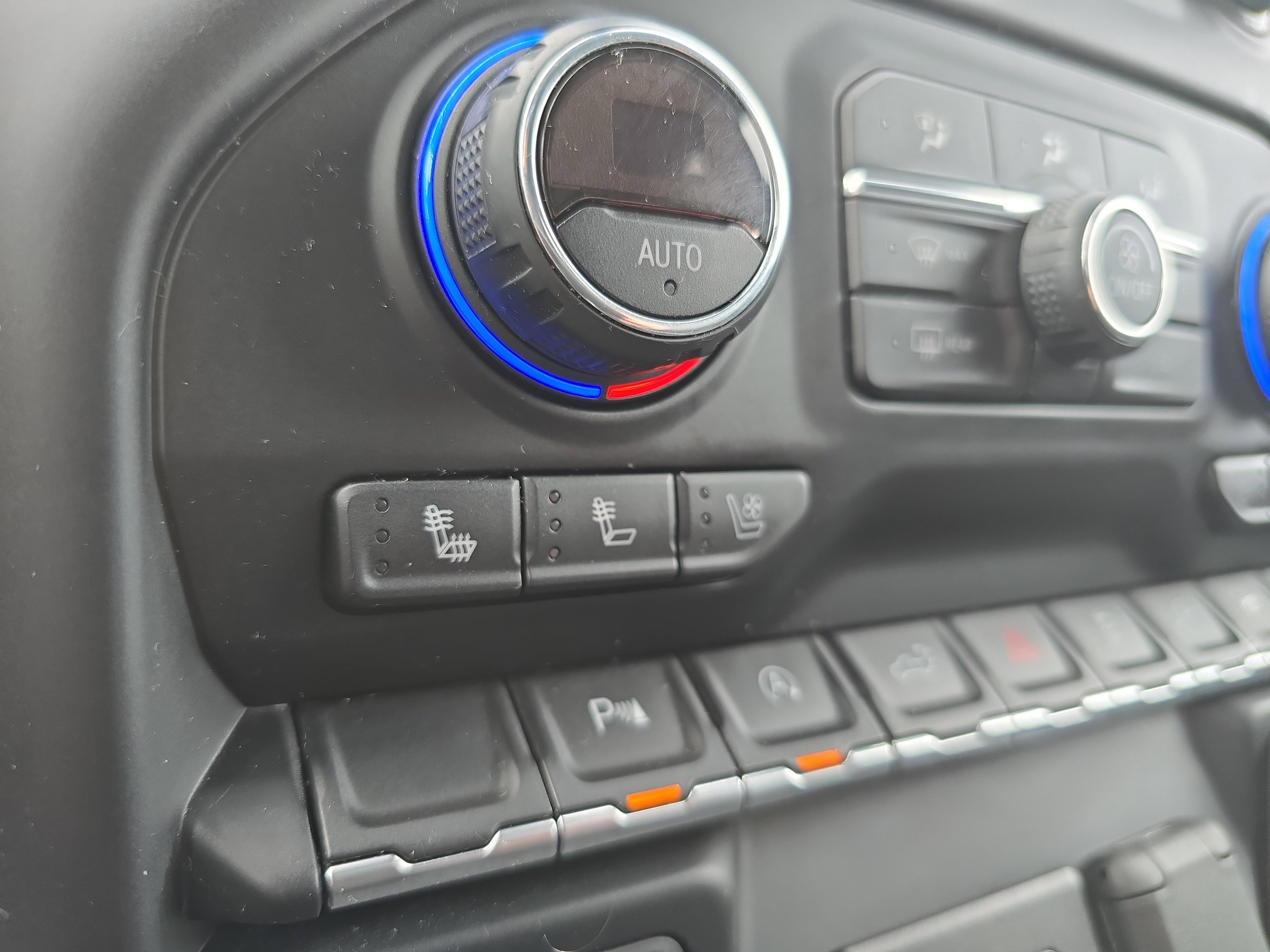 Used 2019 Chevrolet Silverado 1500 LTZ w/ LTZ Plus Package image 31