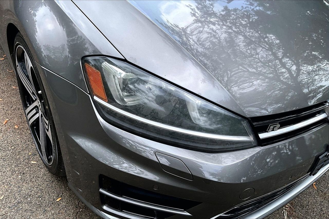 Used 2016 Volkswagen Golf R 4-Door AWD/4WD image 32