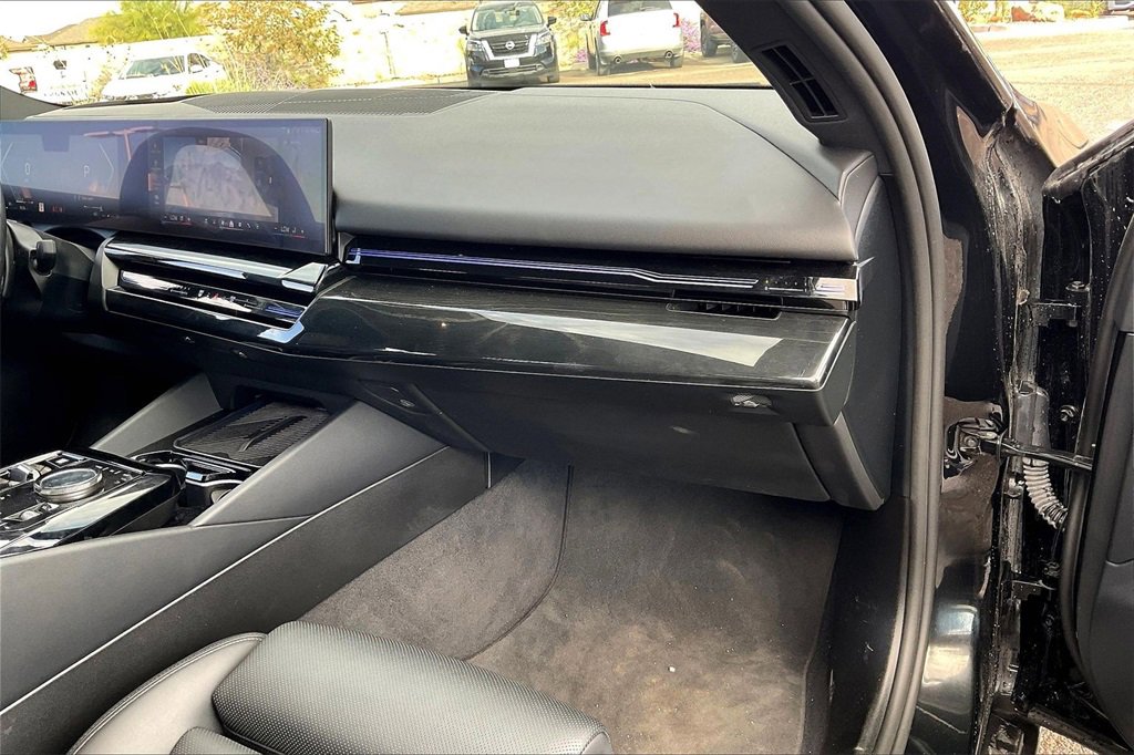 Used 2024 BMW 530i image 17