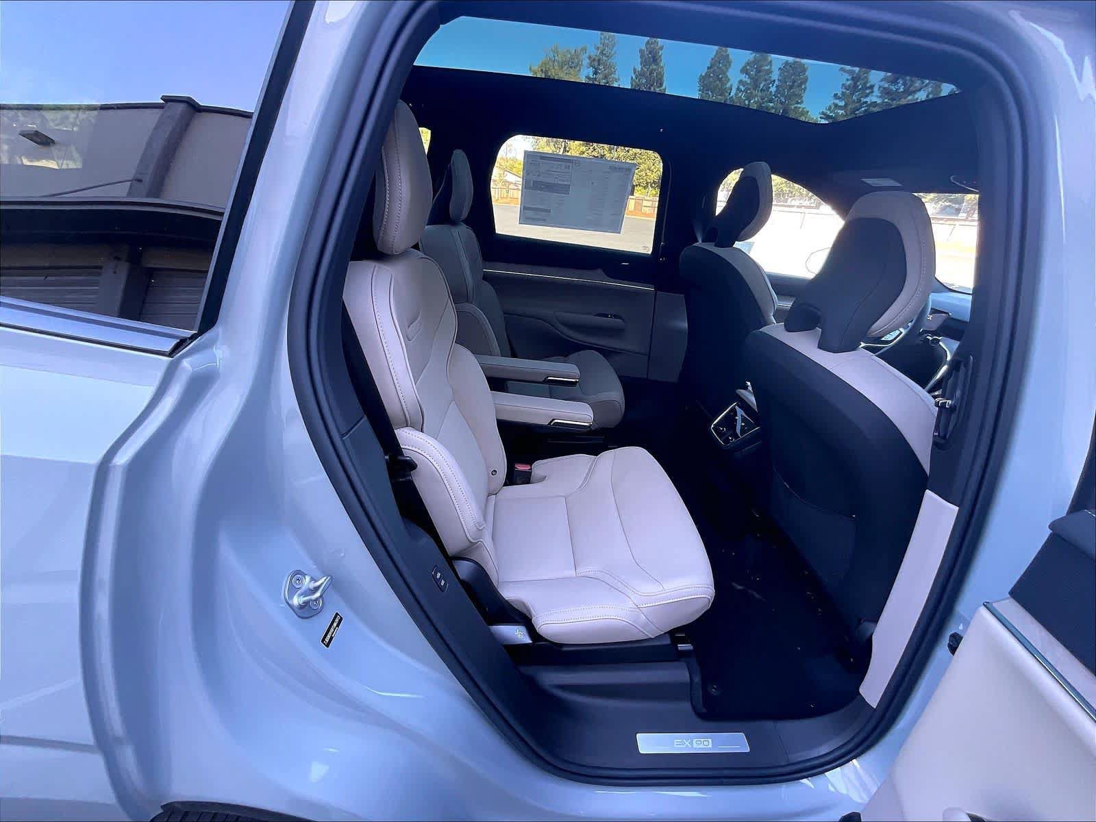 New 2026 Volvo EX90 Plus AWD/4WD image 27