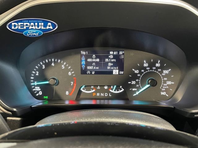 Used 2022 Ford Escape SE w/ SE Sport Appearance Package image 2