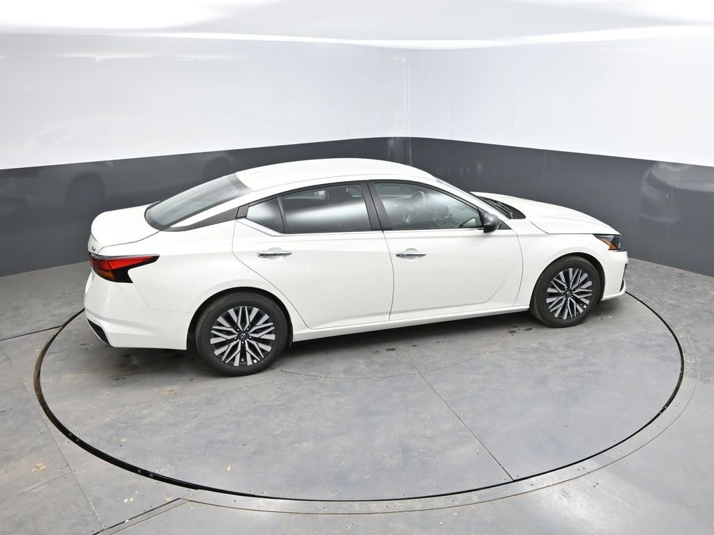 Used 2024 Nissan Altima 2.5 SV image 25