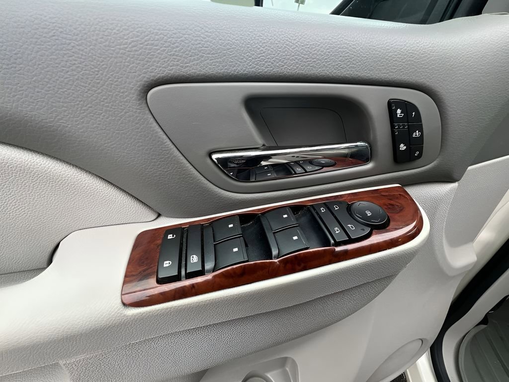 Used 2013 Chevrolet Silverado 1500 LTZ w/ LTZ White Diamond Edition image 20