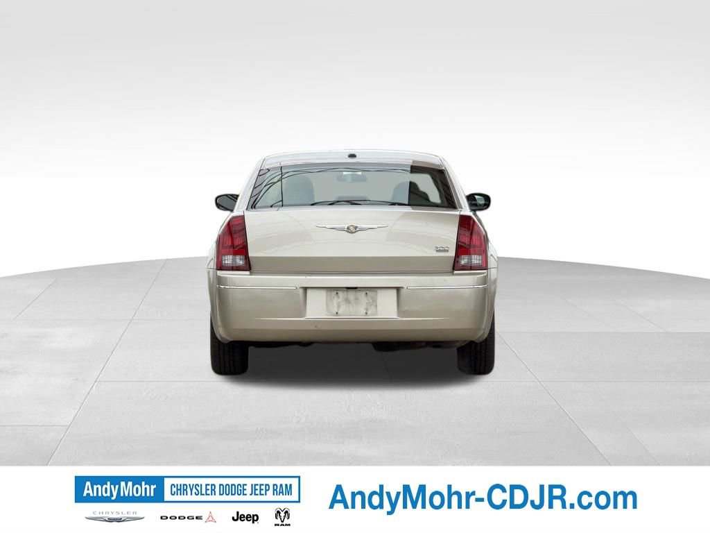 Used 2006 Chrysler 300 Touring RWD image 6
