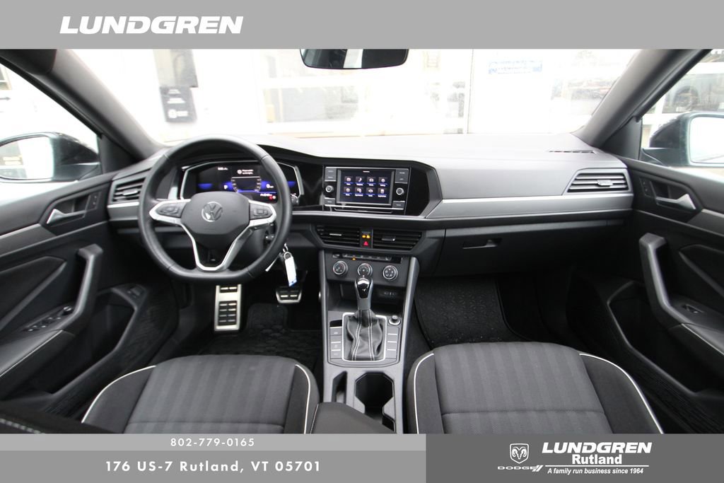 Used 2024 Volkswagen Jetta Sport image 6