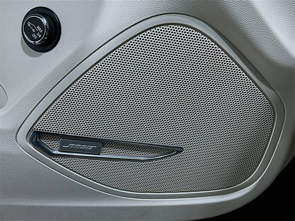 Used 2022 Buick Envision Avenir w/ Technology Package II image 18