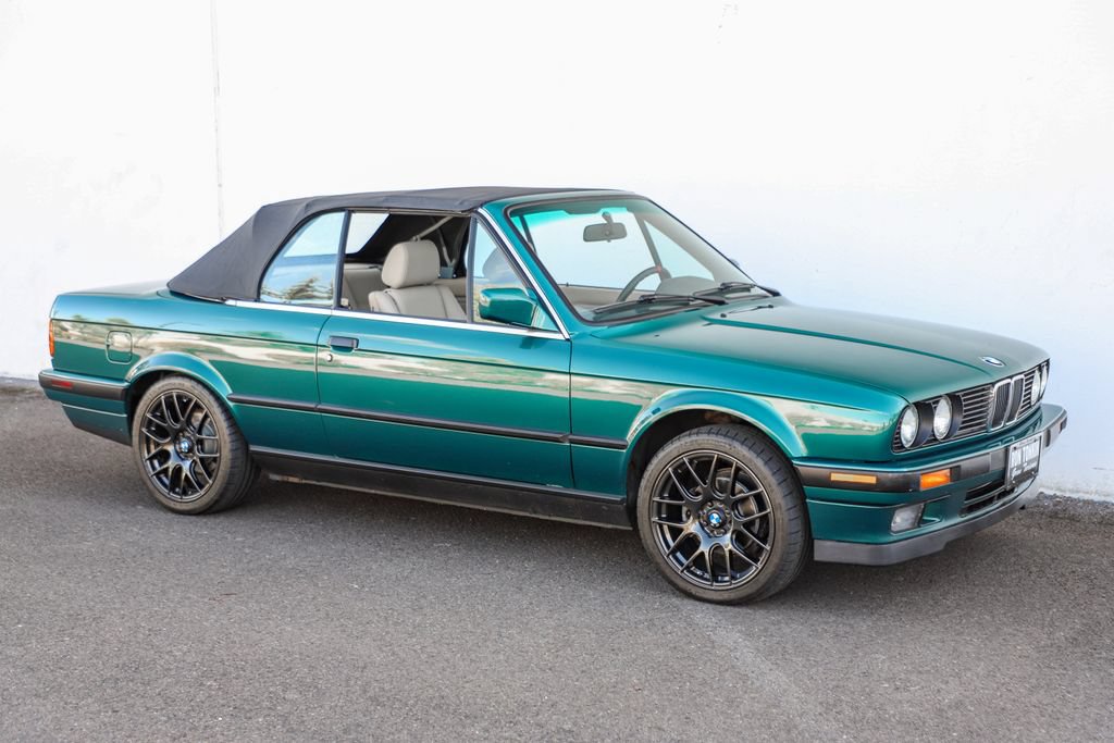 Used 1992 BMW 325i Convertible RWD image 42