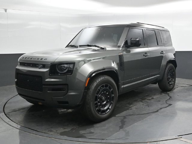 Used 2025 Land Rover Defender 110 AWD/4WD image 8
