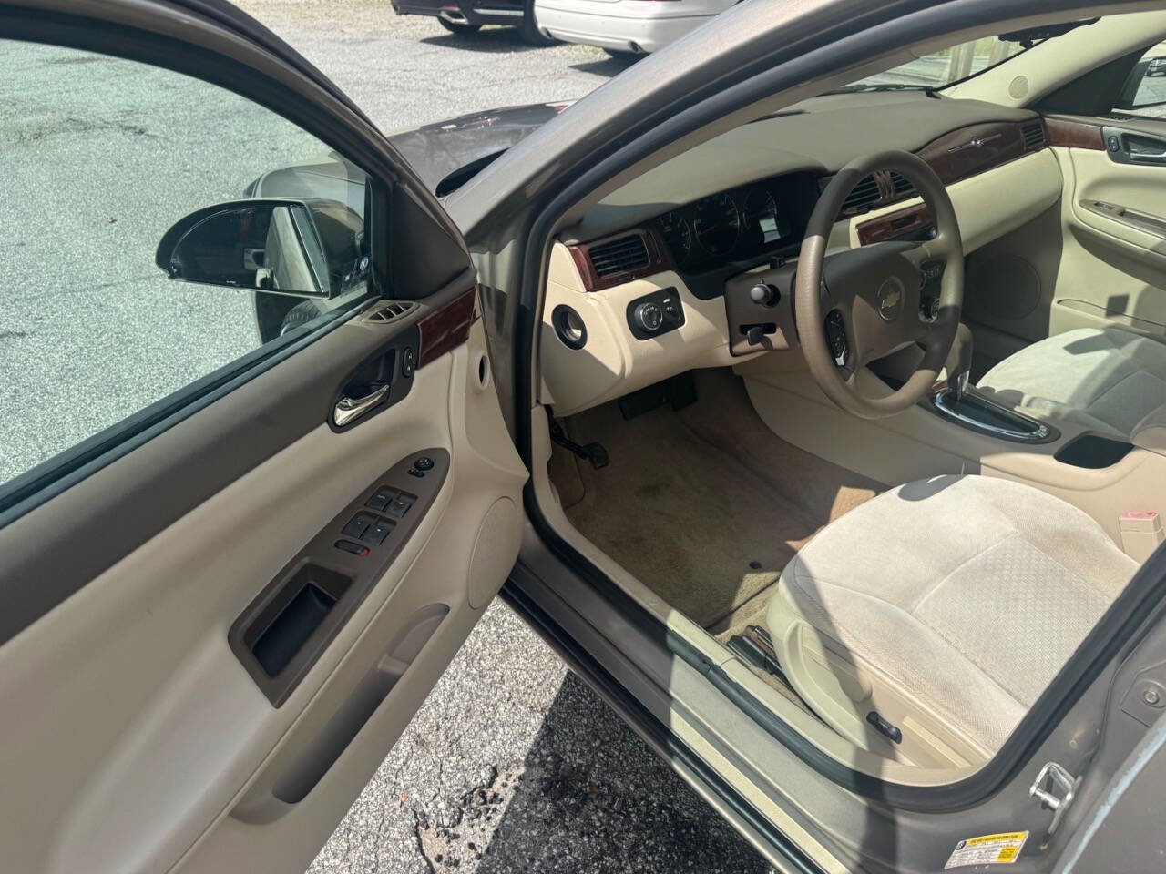 Used 2007 Chevrolet Impala LT image 12