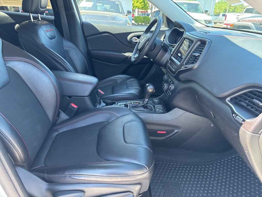 Used 2022 Jeep Cherokee Trailhawk w/ Comfort/Convenience Group AWD/4WD image 51