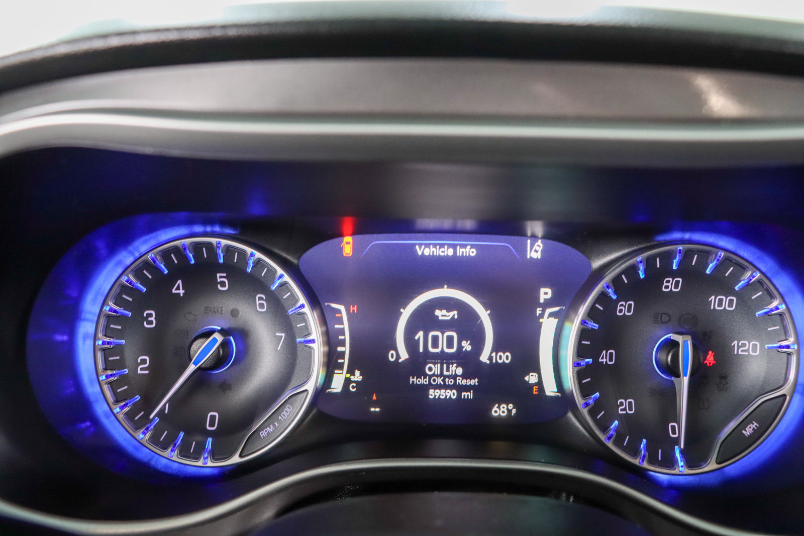 Used 2023 Chrysler Pacifica Touring-L FWD image 15